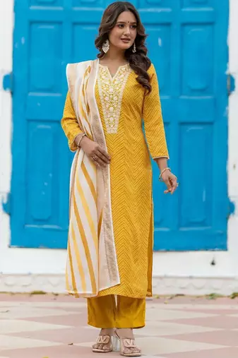 Women Ethnic Motifs Printed Regular Thread Work Kurta with Trousers & With Dupatta