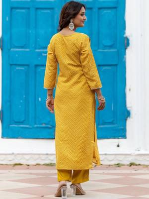 Women Ethnic Motifs Printed Regular Thread Work Kurta with Trousers & With Dupatta 4