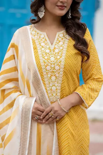 Women Ethnic Motifs Printed Regular Thread Work Kurta with Trousers & With Dupatta