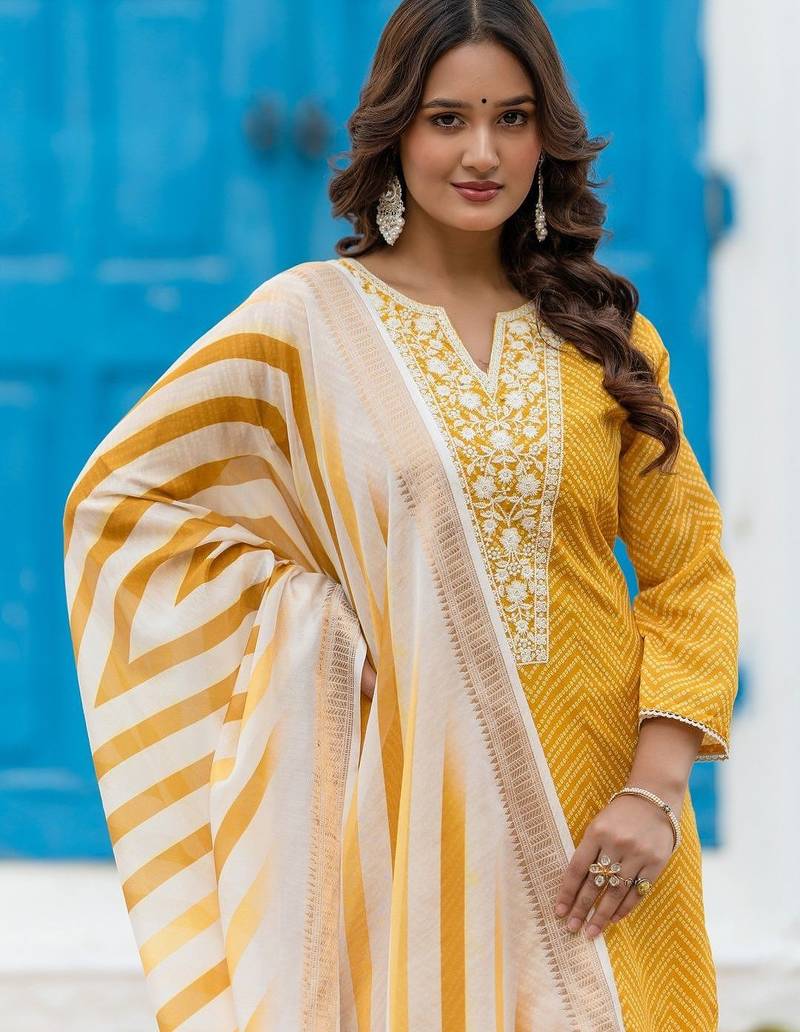 Women Ethnic Motifs Printed Regular Thread Work Kurta with Trousers & With Dupatta