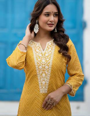 Women Ethnic Motifs Printed Regular Thread Work Kurta with Trousers & With Dupatta 7