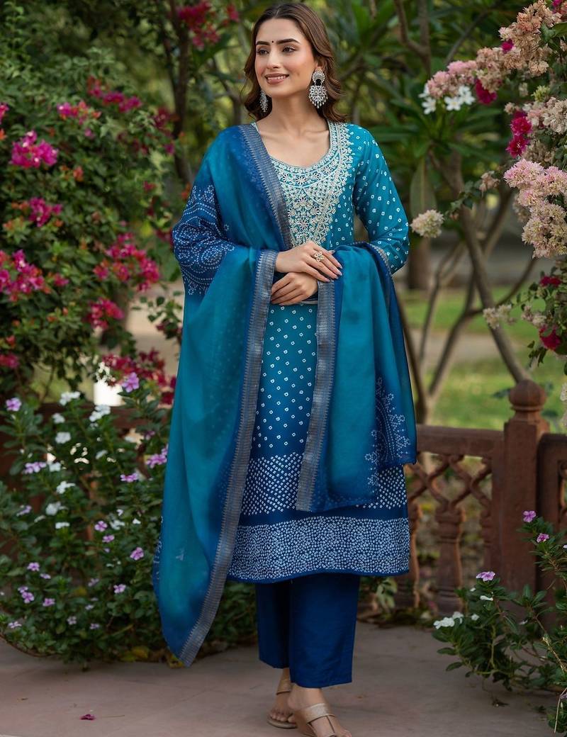 Women Ethnic Motifs Printed Regular Thread Work Kurta with Trousers & With Dupatta