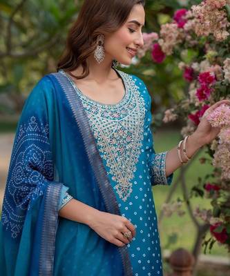 Women Ethnic Motifs Printed Regular Thread Work Kurta with Trousers & With Dupatta 2