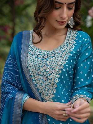 Women Ethnic Motifs Printed Regular Thread Work Kurta with Trousers & With Dupatta 5