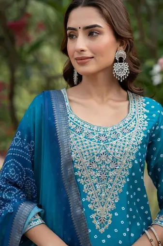 Women Ethnic Motifs Printed Regular Thread Work Kurta with Trousers & With Dupatta