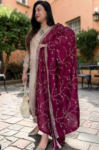 Women Yoke Design Regular Sequinned Kurta with Trousers & With Dupatta