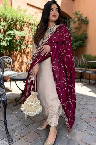 Women Yoke Design Regular Sequinned Kurta with Trousers & With Dupatta