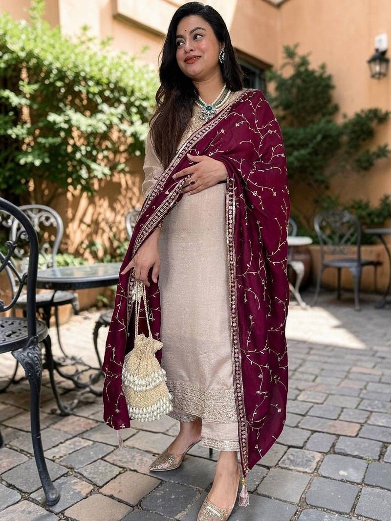 Women Yoke Design Regular Sequinned Kurta with Trousers & With Dupatta