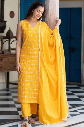 Women Ethnic Motifs Embroidered Regular Thread Work Pure Cotton Kurta with Trousers & With Dupatta