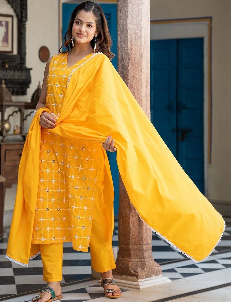 Women Ethnic Motifs Embroidered Regular Thread Work Pure Cotton Kurta with Trousers & With Dupatta