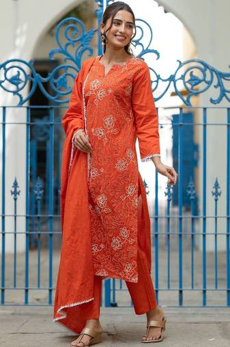 Women Ethnic Motifs Embroidered Regular Pure Cotton Kurta with Trousers & With Dupatta