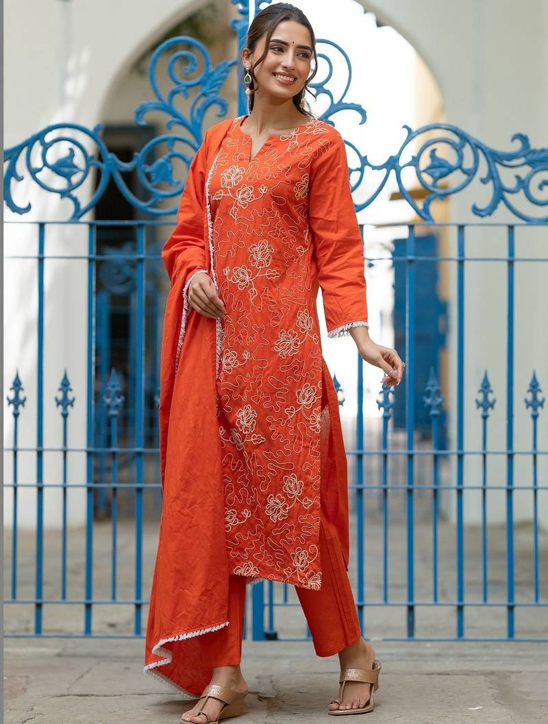 Women Ethnic Motifs Embroidered Regular Pure Cotton Kurta with Trousers & With Dupatta