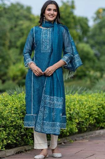 Women Printed Regular Chanderi Silk Kurta with Trousers & With Dupatta