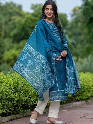 Women Printed Regular Chanderi Silk Kurta with Trousers & With Dupatta 3