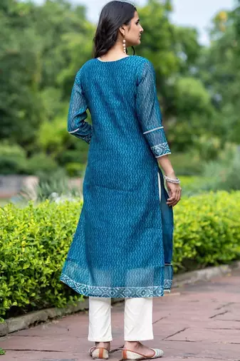Women Printed Regular Chanderi Silk Kurta with Trousers & With Dupatta