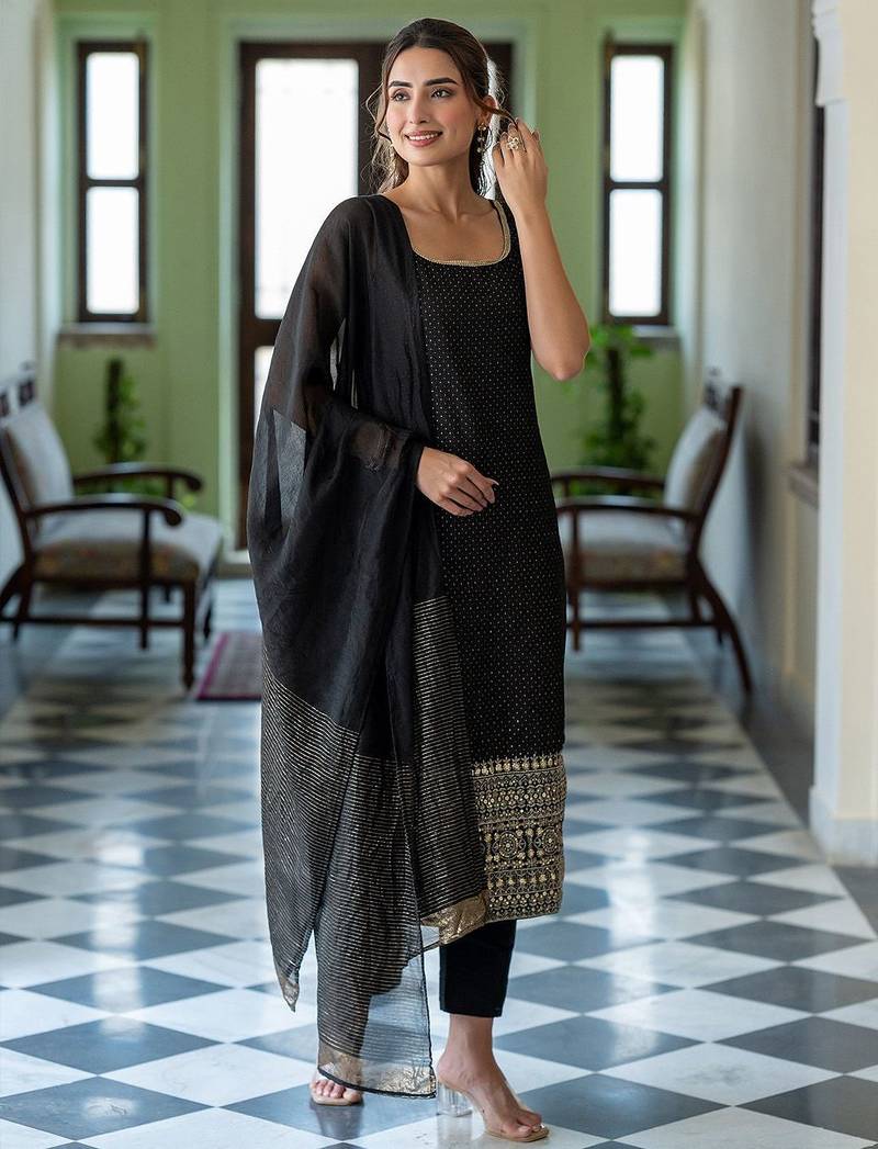 Women Ethnic Motifs Printed Regular Kurta with Trousers & With Dupatta