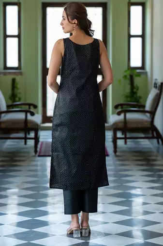 Women Ethnic Motifs Printed Regular Kurta with Trousers & With Dupatta