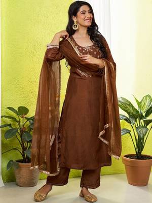 Women Ethnic Motifs Embroidered Regular Thread Work Kurta with Trousers & With Dupatta 1