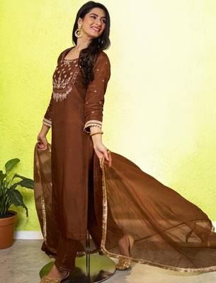 Women Ethnic Motifs Embroidered Regular Thread Work Kurta with Trousers & With Dupatta 3