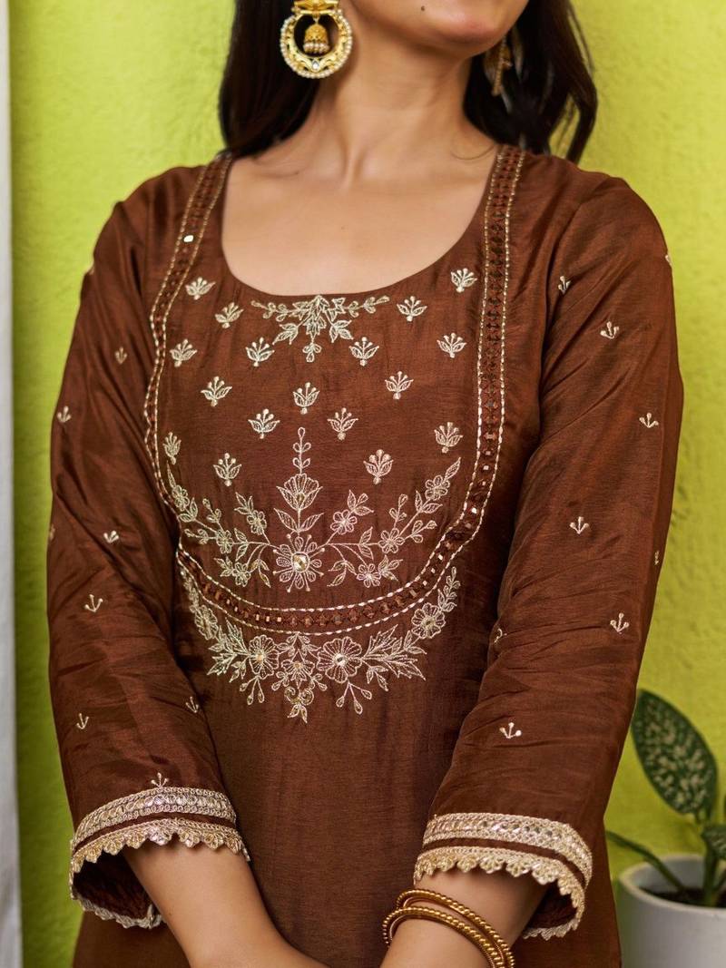 Women Ethnic Motifs Embroidered Regular Thread Work Kurta with Trousers & With Dupatta