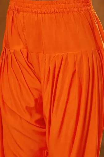 Women Ethnic Motifs Embroidered Regular Kurta with Patiala & With Dupatta