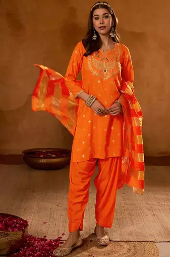 Women Ethnic Motifs Embroidered Regular Kurta with Patiala & With Dupatta