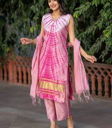 Women Dyed Silk Kurta with Trousers & Dupatta