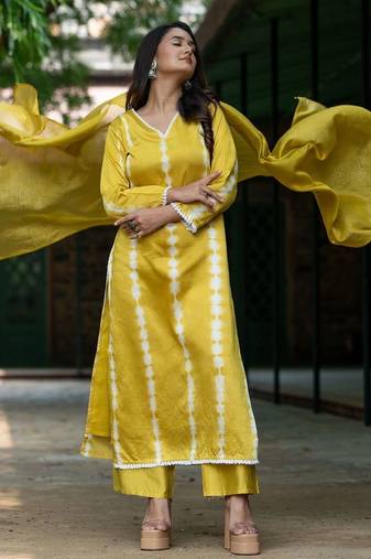 Women Dyed Regular Kurta with Palazzos & With Dupatta