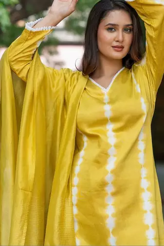 Women Dyed Regular Kurta with Palazzos & With Dupatta