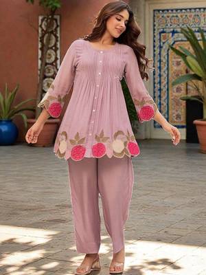 Women Floral Embroidered Pleated Thread Work Kurta with Trousers 2