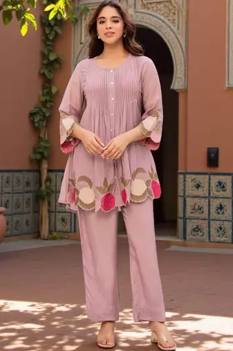 Women Floral Embroidered Pleated Thread Work Kurta with Trousers