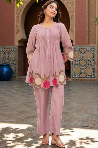 Women Floral Embroidered Pleated Thread Work Kurta with Trousers