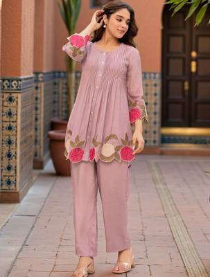 Women Floral Embroidered Pleated Thread Work Kurta with Trousers 6