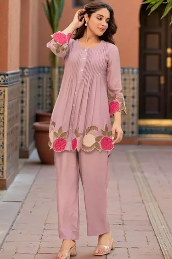 Women Floral Embroidered Pleated Thread Work Kurta with Trousers