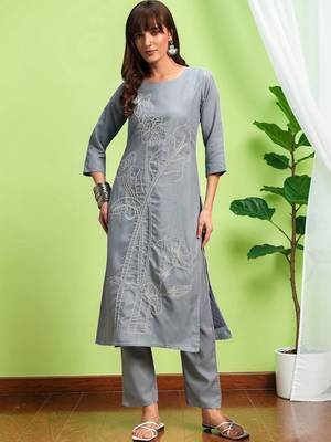 Women Floral Embroidered Regular Thread Work Pure Cotton Kurta with Trousers 1