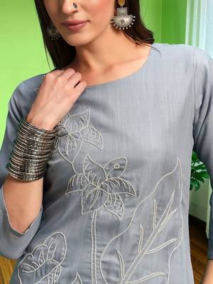 Women Floral Embroidered Regular Thread Work Pure Cotton Kurta with Trousers 5