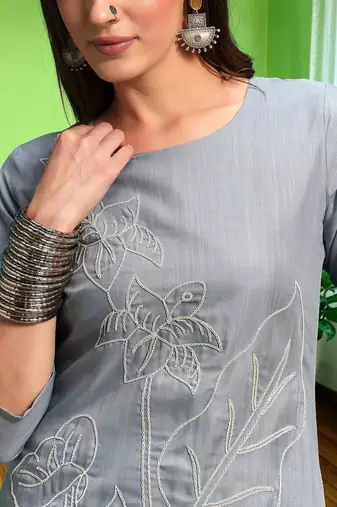 Women Floral Embroidered Regular Thread Work Pure Cotton Kurta with Trousers