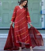 Women Leheriya Printed Regular Pure Silk Kurta with Trousers & With Dupatta