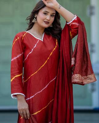 Women Leheriya Printed Regular Pure Silk Kurta with Trousers & With Dupatta 2