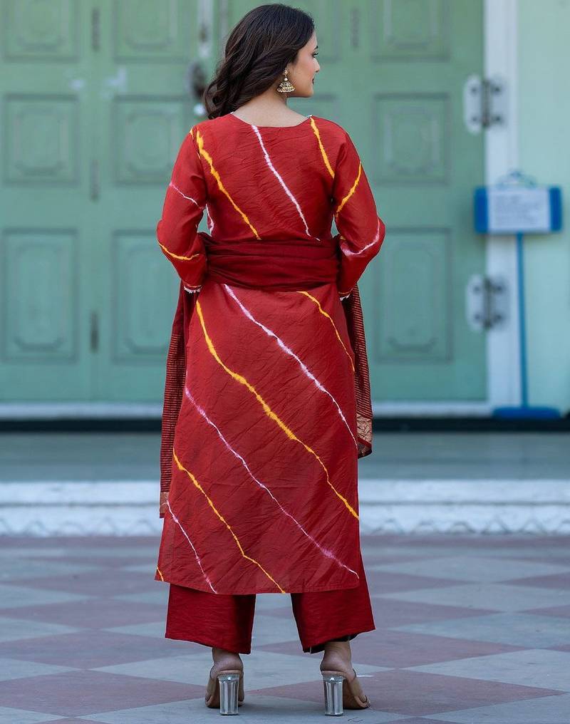 Women Leheriya Printed Regular Pure Silk Kurta with Trousers & With Dupatta