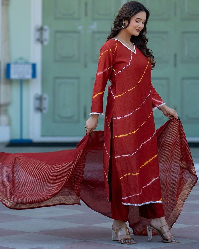 Women Leheriya Printed Regular Pure Silk Kurta with Trousers & With Dupatta