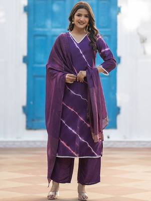 Leheriya Printed Pure Silk V-Neck Straight Kurta With Trousers And Dupatta 1