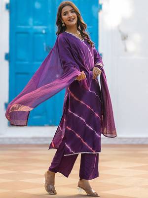Leheriya Printed Pure Silk V-Neck Straight Kurta With Trousers And Dupatta 3