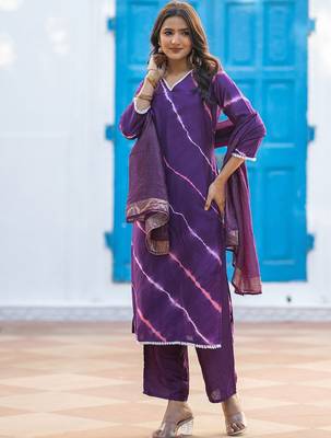 Leheriya Printed Pure Silk V-Neck Straight Kurta With Trousers And Dupatta 4