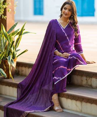 Leheriya Printed Pure Silk V-Neck Straight Kurta With Trousers And Dupatta 7