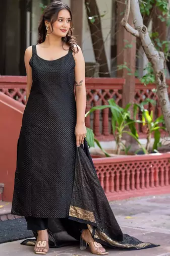 Women Ethnic Motifs Printed Regular Kurta with Trousers & With Dupatta