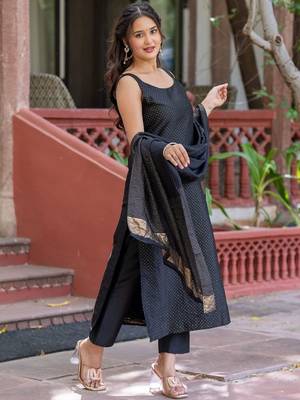Women Ethnic Motifs Printed Regular Kurta with Trousers & With Dupatta 7