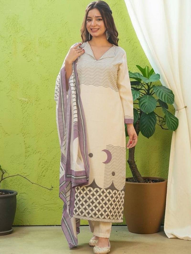Women Ethnic Motifs Printed V-Neck Regular Kurta wWth Trousers & Dupatta