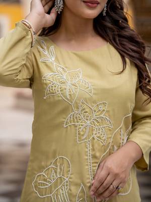 Women Floral Embroidered Regular Thread Work Pure Cotton Kurta with Trousers 2