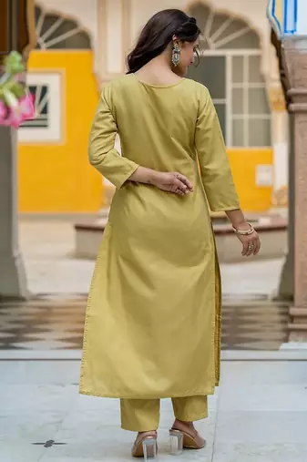 Women Floral Embroidered Regular Thread Work Pure Cotton Kurta with Trousers